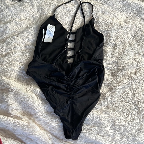 The bikini lab black swimsuit. - Picture 5 of 6